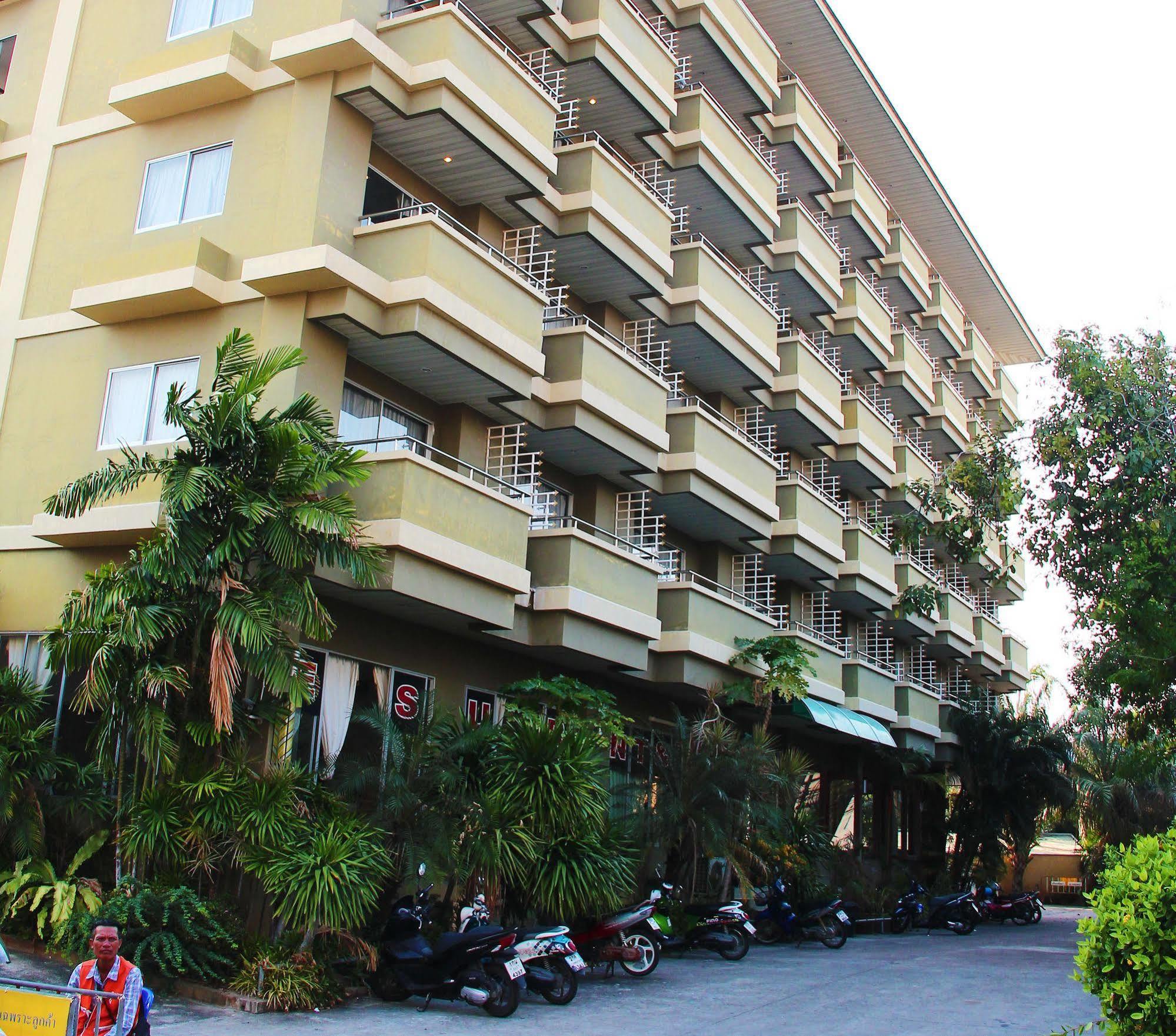 Royal Tycoon Place