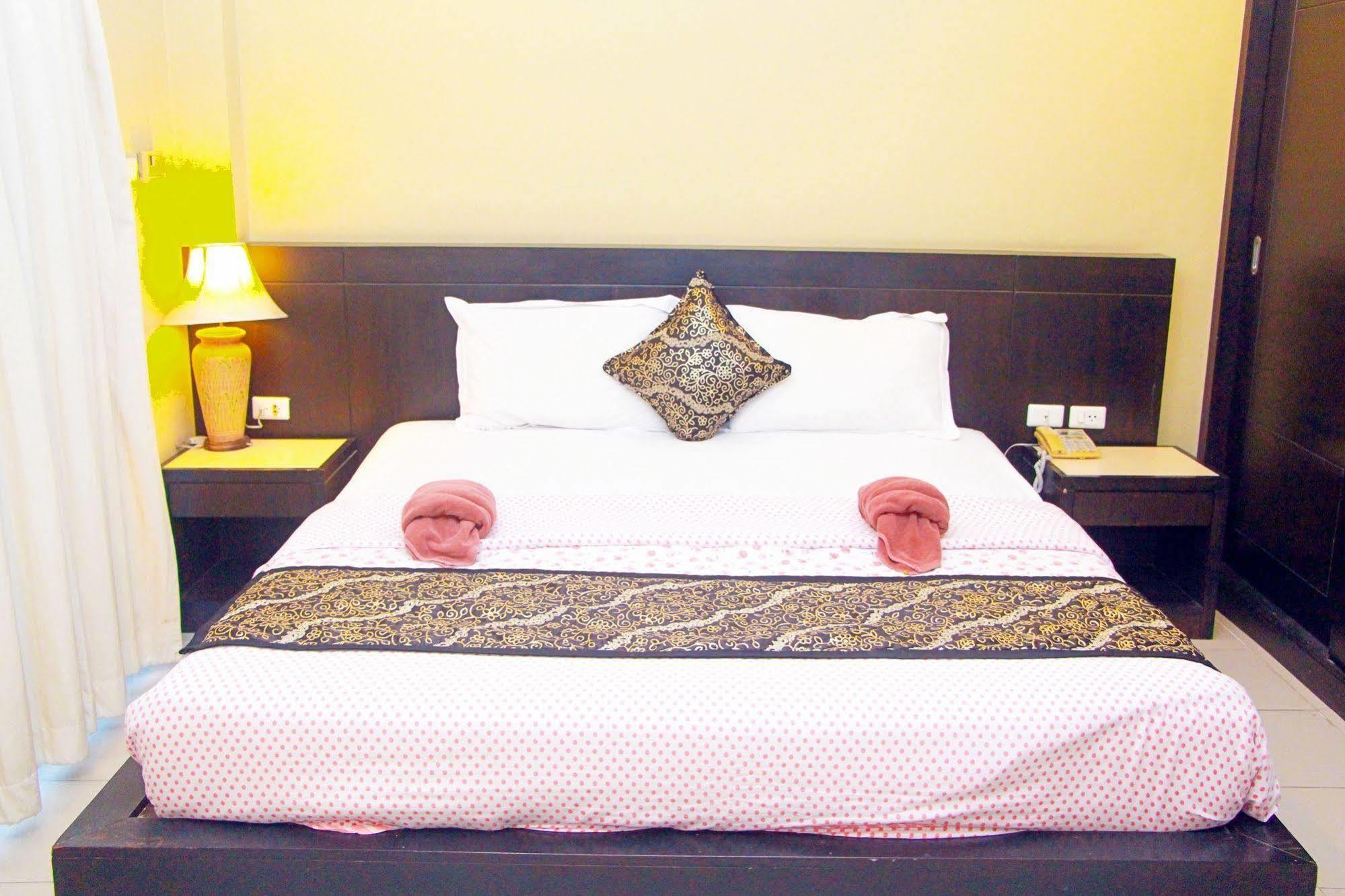 Royal Tycoon Place