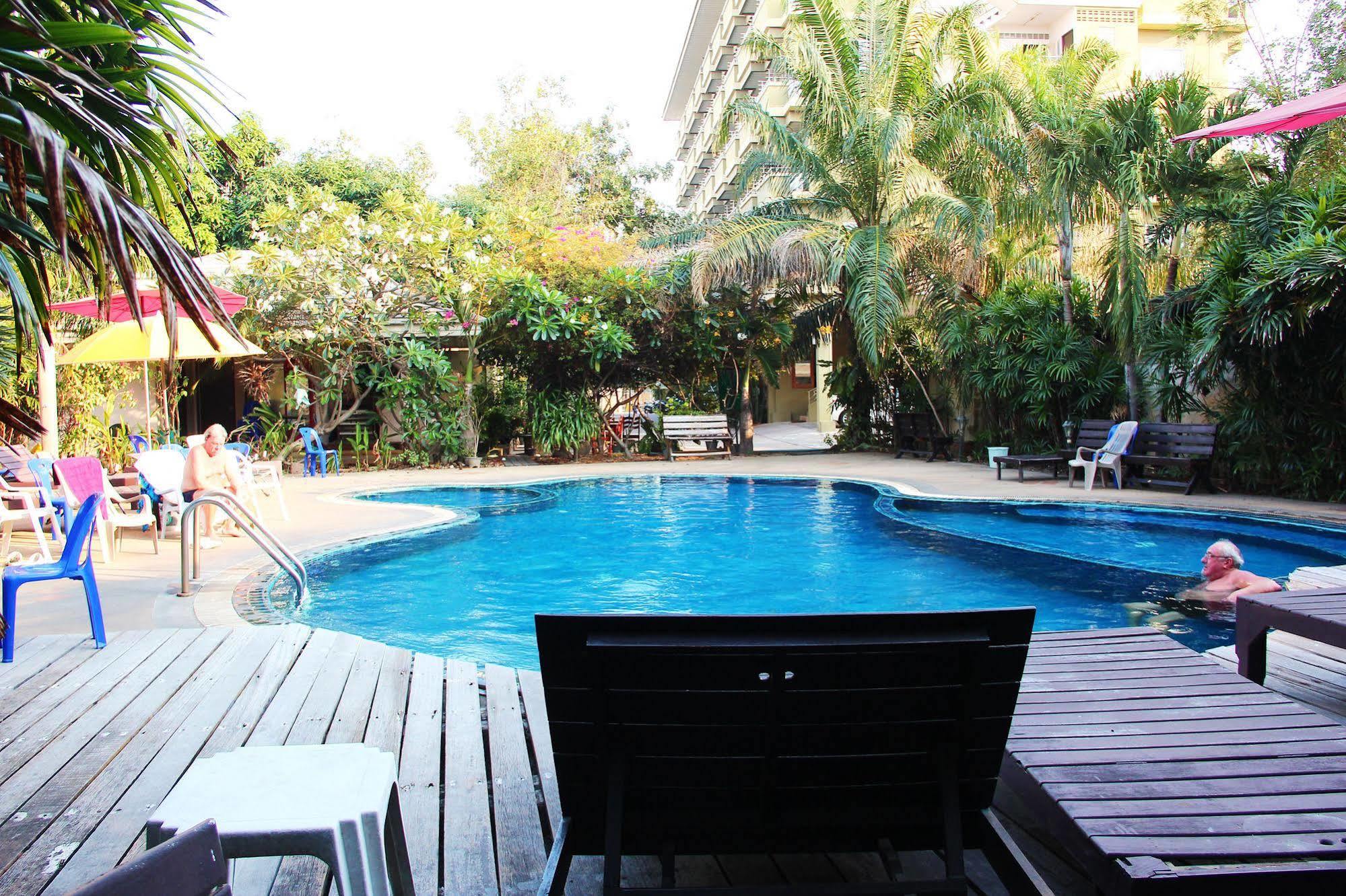 Royal Tycoon Place Hotel 3*